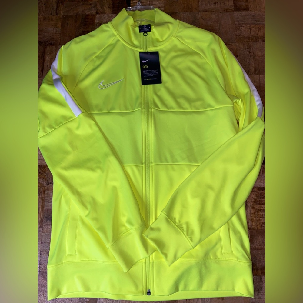 BRAND NEW NIKE DRI-FIT Mens Jacket